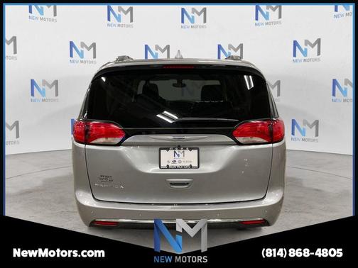 2020 Chrysler Pacifica Touring-L