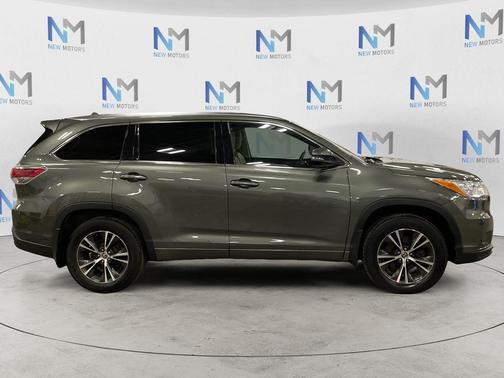 Jade Metallic 2016 Toyota Highlander XLE