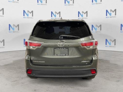 Jade Metallic 2016 Toyota Highlander XLE