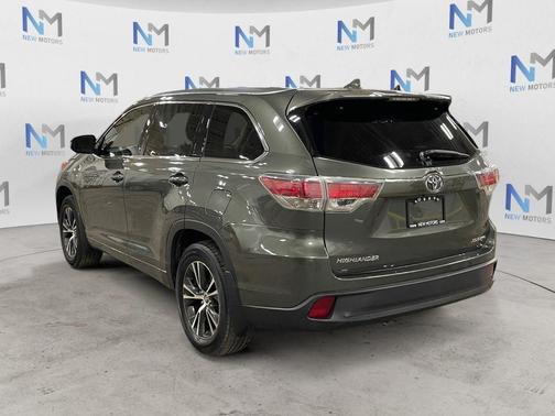 Jade Metallic 2016 Toyota Highlander XLE