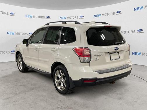 Crystal White Pearl 2018 Subaru Forester 2.5i Touring