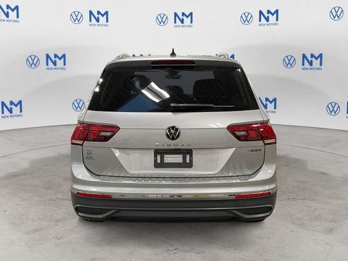 Pyrite Silver Metallic 2022 Volkswagen Tiguan 2.0T SE