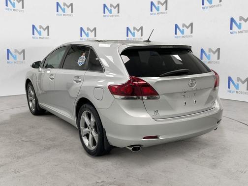 Classic Silver Metallic 2013 Toyota Venza XLE