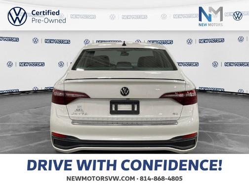 Opal White Pearl Effect 2023 Volkswagen Jetta 1.5T SE