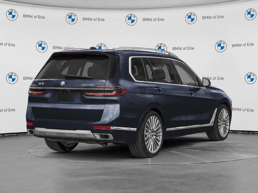 Carbon Black Metallic 2027 BMW X7 xDrive40i