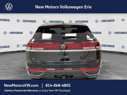 Deep Black Pearl Effect 2026 Volkswagen Atlas Cross Sport 2.0T SE W/TECHNOLOGY