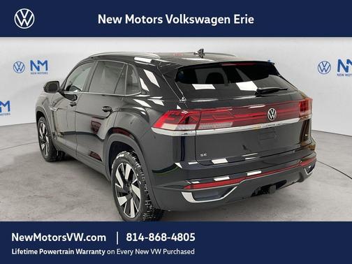 Deep Black Pearl Effect 2026 Volkswagen Atlas Cross Sport 2.0T SE W/TECHNOLOGY