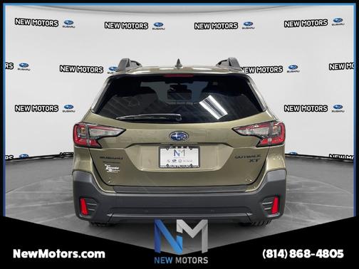Green Metallic 2022 Subaru Outback Base