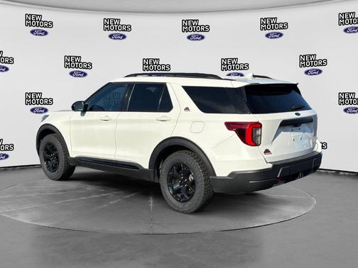 White Metallic 2024 Ford Explorer Base
