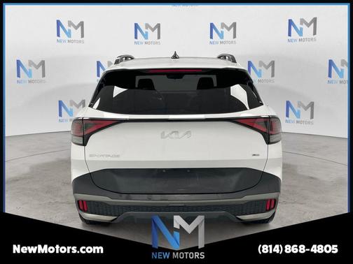 White Pearl 2023 Kia Sportage X-Line