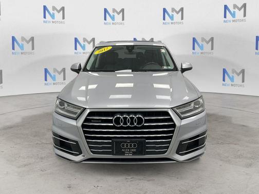 Florett Silver Metallic 2017 Audi Q7 2.0T Premium Plus