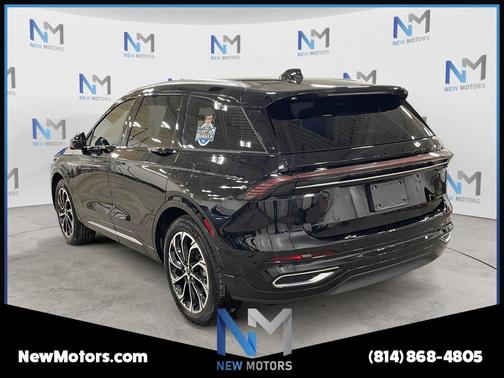 Black Metallic 2024 Lincoln Nautilus Reserve