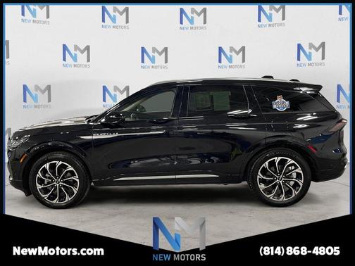 Black Metallic 2024 Lincoln Nautilus Reserve