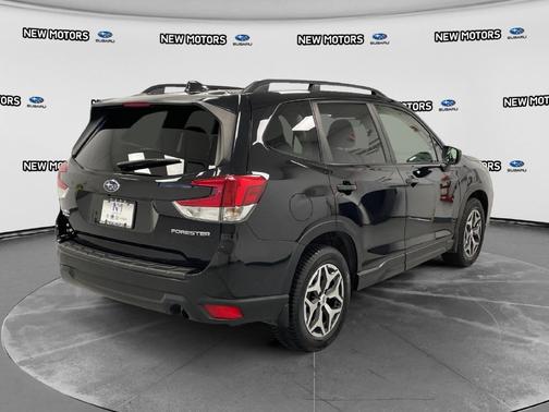 Crystal Black Silica 2019 Subaru Forester Base