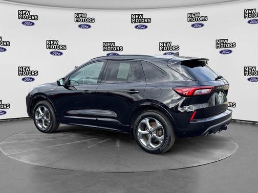 Black Metallic 2024 Ford Escape ST-Line Select