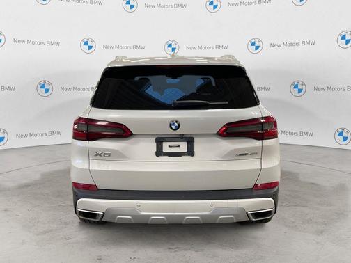 White Metallic 2019 BMW X5 xDrive40i