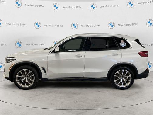White Metallic 2019 BMW X5 xDrive40i