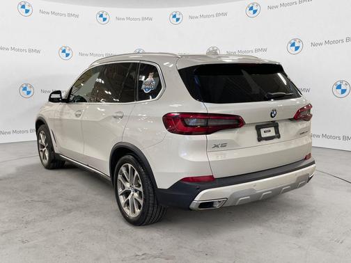 White Metallic 2019 BMW X5 xDrive40i