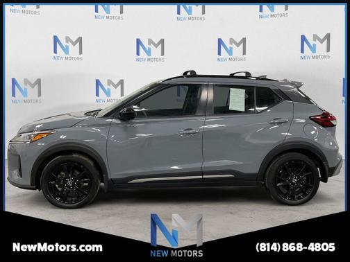 Boulder Gray Pearl 2022 Nissan Kicks SR