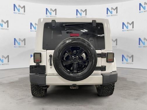 Bright White Clearcoat 2015 Jeep Wrangler Unlimited Sahara