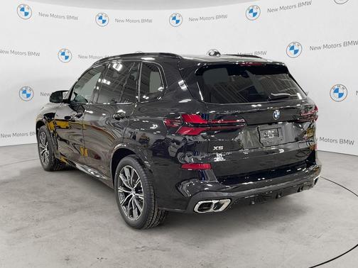 Black Sapphire Metallic 2026 BMW X5 M60i