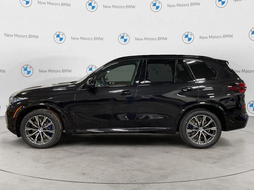 Black Sapphire Metallic 2026 BMW X5 M60i