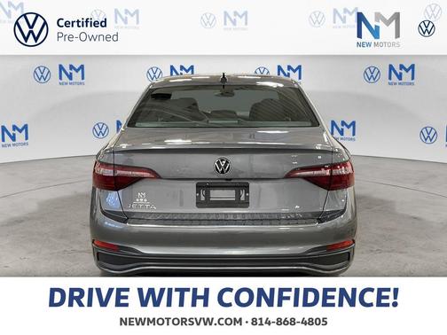 Platinum Gray Metallic 2024 Volkswagen Jetta 1.5T Sport