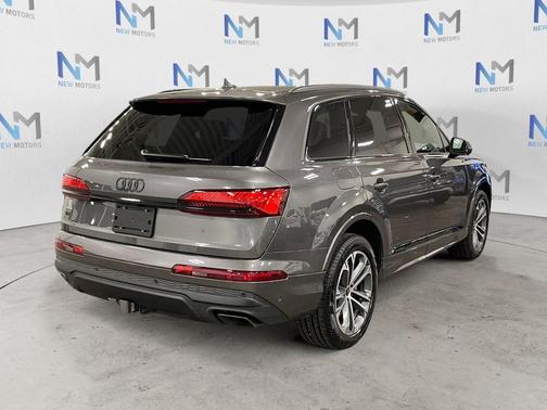 2025 Audi Q7 45 Premium Plus