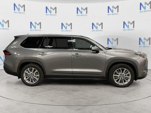 Metal 2025 Toyota Grand Highlander