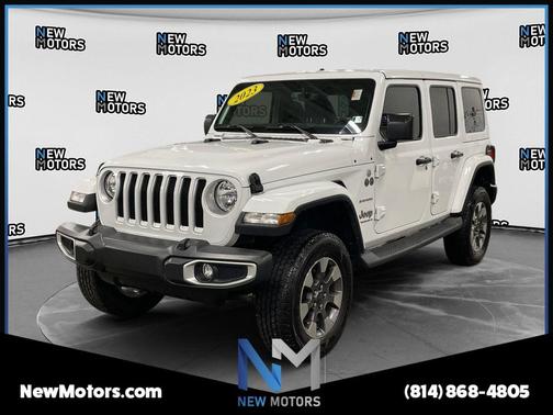 Bright White Clearcoat 2023 Jeep Wrangler Sahara