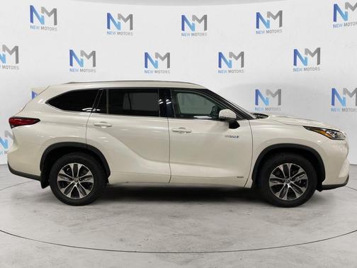 2020 Toyota Highlander Hybrid XLE
