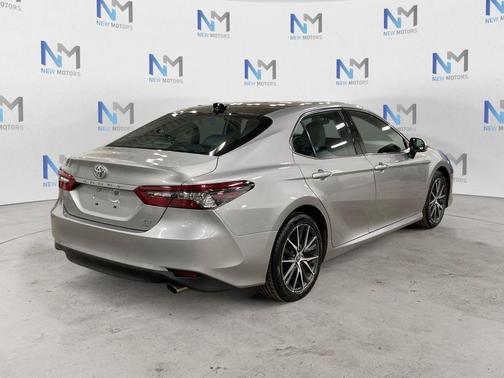 Celestial Silver Metallic 2021 Toyota Camry XLE