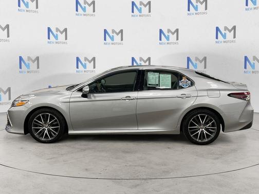 Celestial Silver Metallic 2021 Toyota Camry XLE