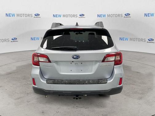 Ice Silver Metallic 2016 Subaru Outback 2.5i Limited