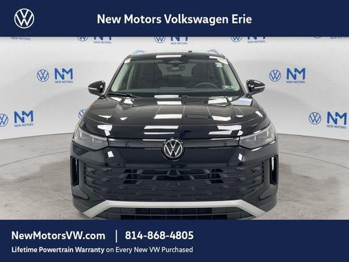 Deep Black Pearl Effect 2026 Volkswagen Tiguan 2.0T SE