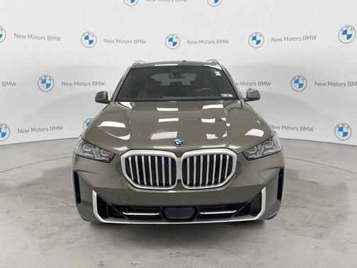 Manhattan Green Metallic 2026 BMW X5 PHEV xDrive50e