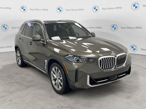 Manhattan Green Metallic 2026 BMW X5 PHEV xDrive50e