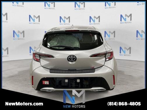 Classic Silver Metallic 2021 Toyota Corolla Hatchback SE