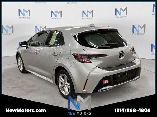 Classic Silver Metallic 2021 Toyota Corolla Hatchback SE