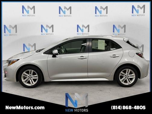 Classic Silver Metallic 2021 Toyota Corolla Hatchback SE