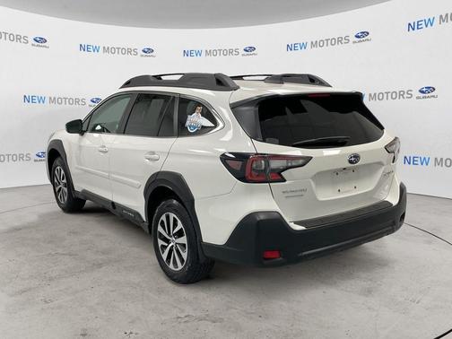 Crystal White Pearl 2025 Subaru Outback Premium
