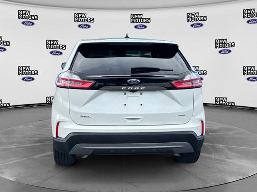 White Metallic 2024 Ford Edge SEL