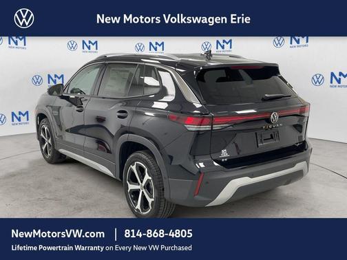 Deep Black Pearl Effect 2026 Volkswagen Tiguan 2.0T SE