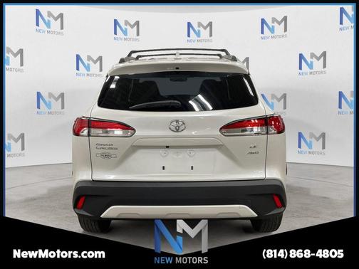 Pearl 2023 Toyota Corolla Cross LE