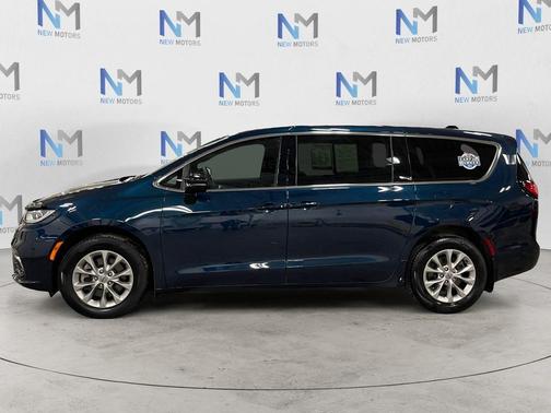 Blue Pearl 2025 Chrysler Pacifica Select