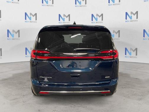 Blue Pearl 2025 Chrysler Pacifica Select