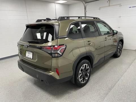 Green Metallic 2025 Subaru Forester Premium