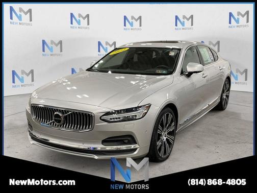 Bright Silver Metallic 2022 Volvo S90 B6 Inscription