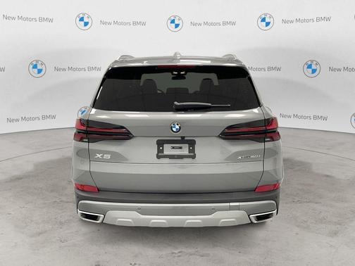 Gray Metallic 2026 BMW X5 xDrive40i