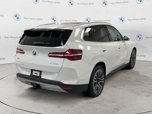 Mineral White Metallic 2026 BMW X3 30 xDrive